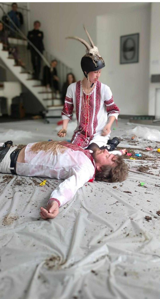 Fedir Aleksandrovych and Iryna Ozarynska performing Evacuation 2022 at the Cultural Centre of the Embassy of Ukraine in France, 2023. Photo by Olga Danylyuk.