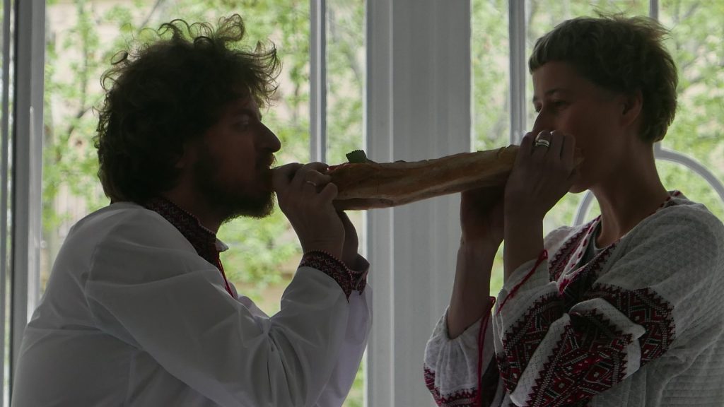 Artists Fedir Aleksandrovych and Iryna Ozarynska performing at the Cultural Centre of the Embassy of Ukraine in France, 2023. Photo by Olga Danylyuk.